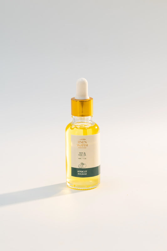 Rich in vitamins A and E, Linen Water Apricot (Khubani) Skin & Hair Oil strengthens hair and provides deep moisture for dry skin.  Ideal for smooth, frizz-free hair and soft, glowing skin.