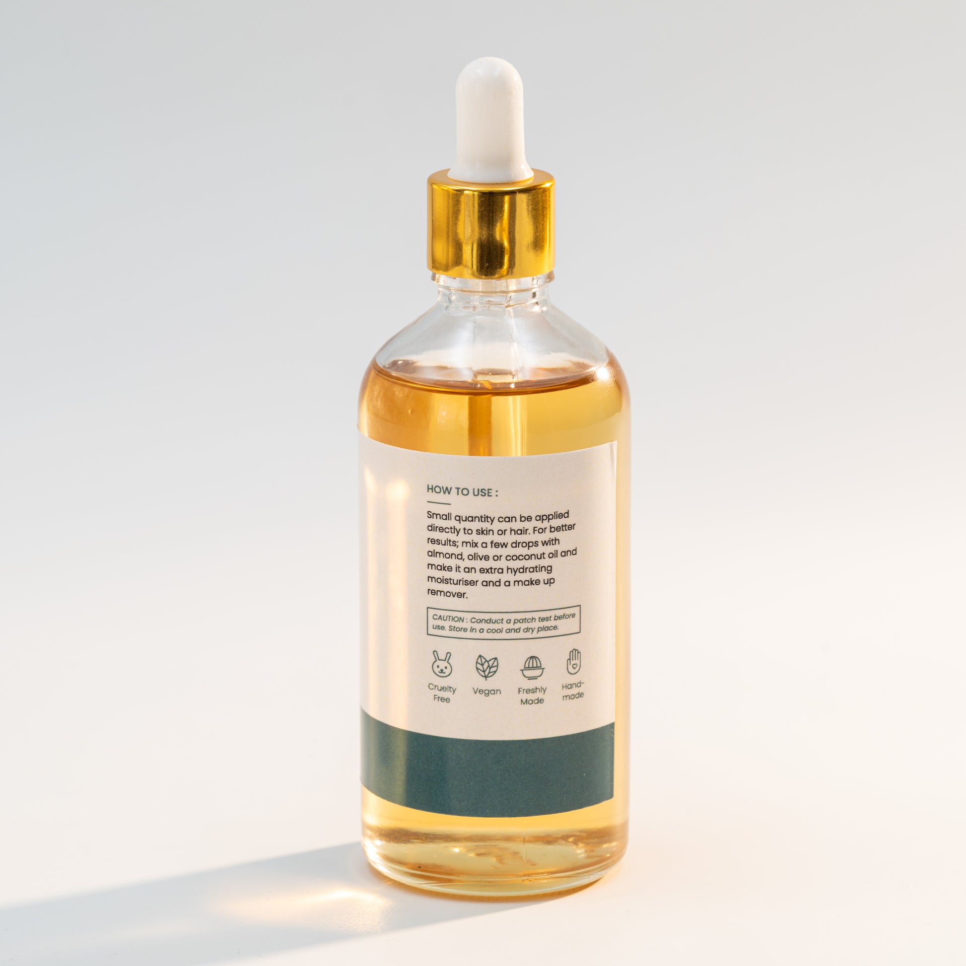 Linen's Castor Oil  Water designed to promote healthy skin and beautiful hair; helps in repairing split ends, reduce hair loss, and providing deep hydration for ongoing hydration.