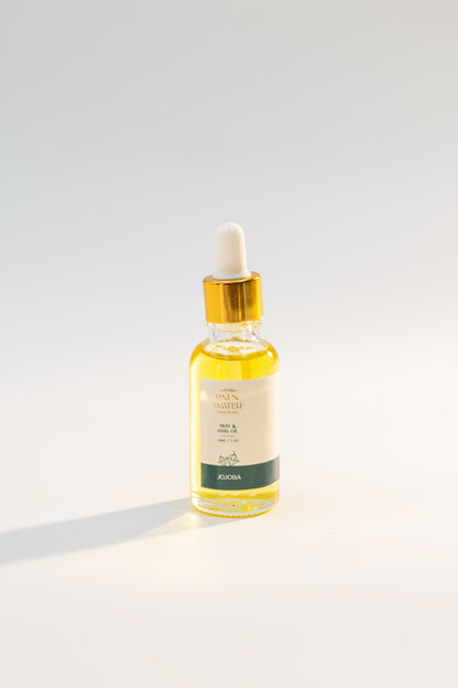 Use Linen Water's pure jojoba oil for restoring your skin and hair. It provides moisture, reduces damage, and gives you a natural glow.