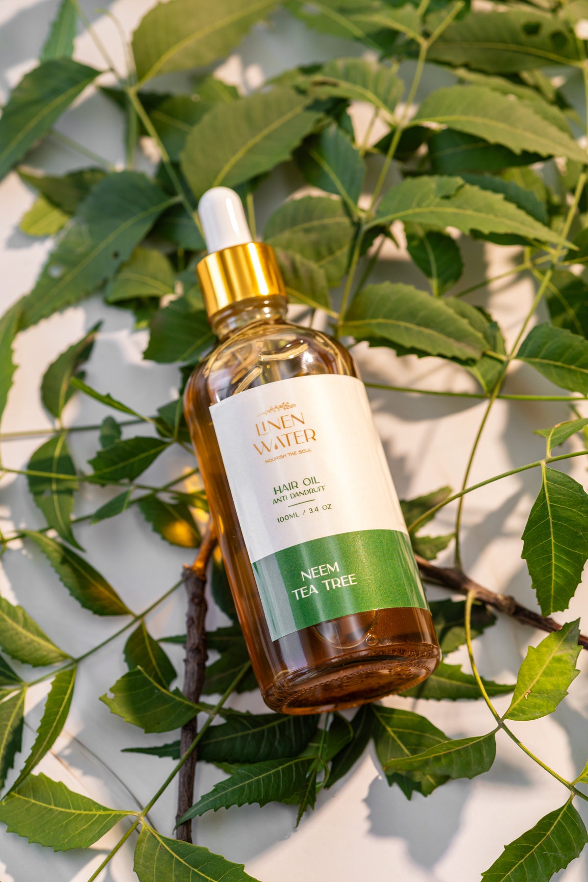 A natural combination of tea tree and neem that promotes healthy, smooth hair, stops hair loss, and relieves an itchy scalp.