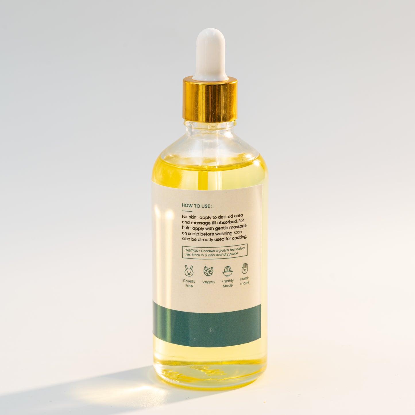 With its natural olive goodness, linen water olive oil for skin and hair provides deep moisturization, softens rough parts, helps reduce breakage, and leaves your hair shiny and scalp healthy.