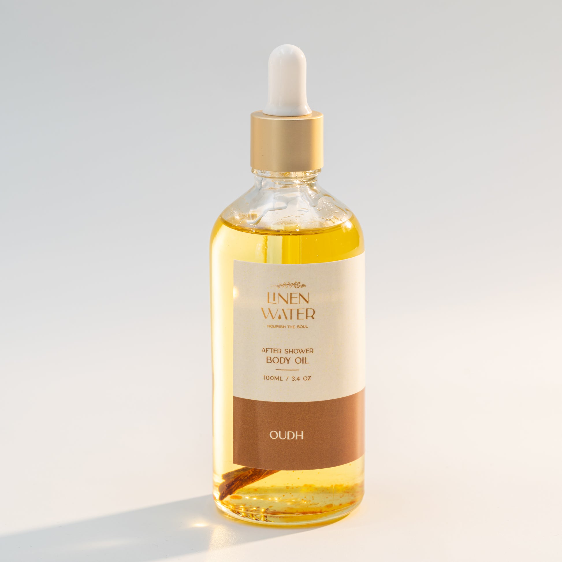 The skin is left feeling soft, glowing, and moisturized with a rich natural oudh scent after being deeply nourished and hydrated by Linen Water Oudh Body Oil.  This all-natural body oil with oudh extract gives you a calming, fragrant skincare experience every day while restoring the softness and glow of your skin.